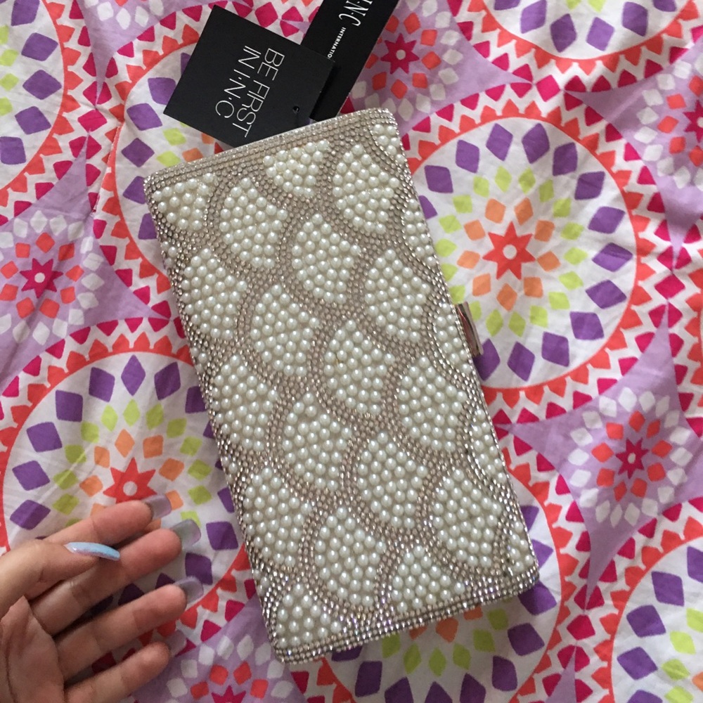 Purse - Picture 2 of 4